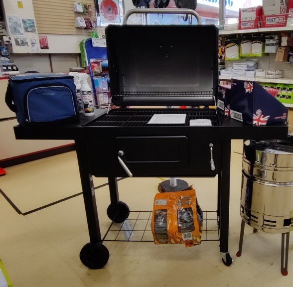 Char-Broil Charcoal BBQ (2)